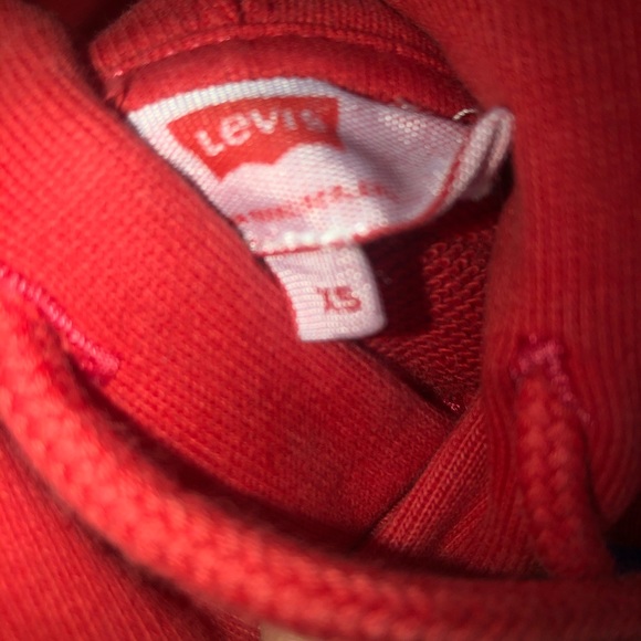 Levi’ absolutely adorable Red Hoodie - Picture 4 of 6